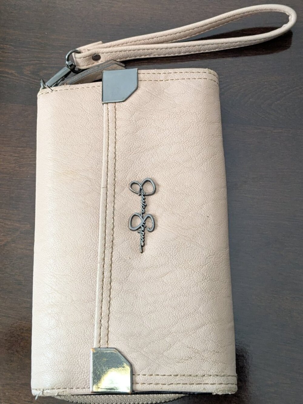Women’s Beige Jessica Simpson Wallet Zip Wrist Strap Card Slots .